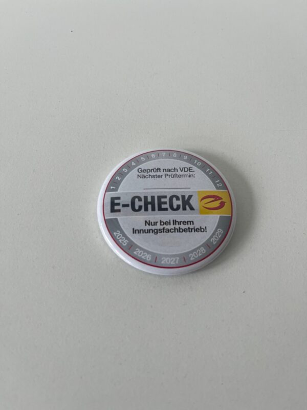 Metallbutton mit Flaschenöffner – Bild 2